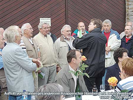 Chorausflug mit Auftritt bei einem Weinfest am Rhein